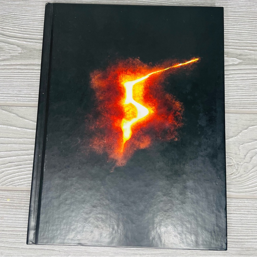 Resident Evil 5 Collector's Edition Official Guide zombie book collectible